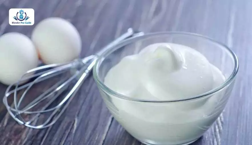 Can you whip egg whites in a blender?